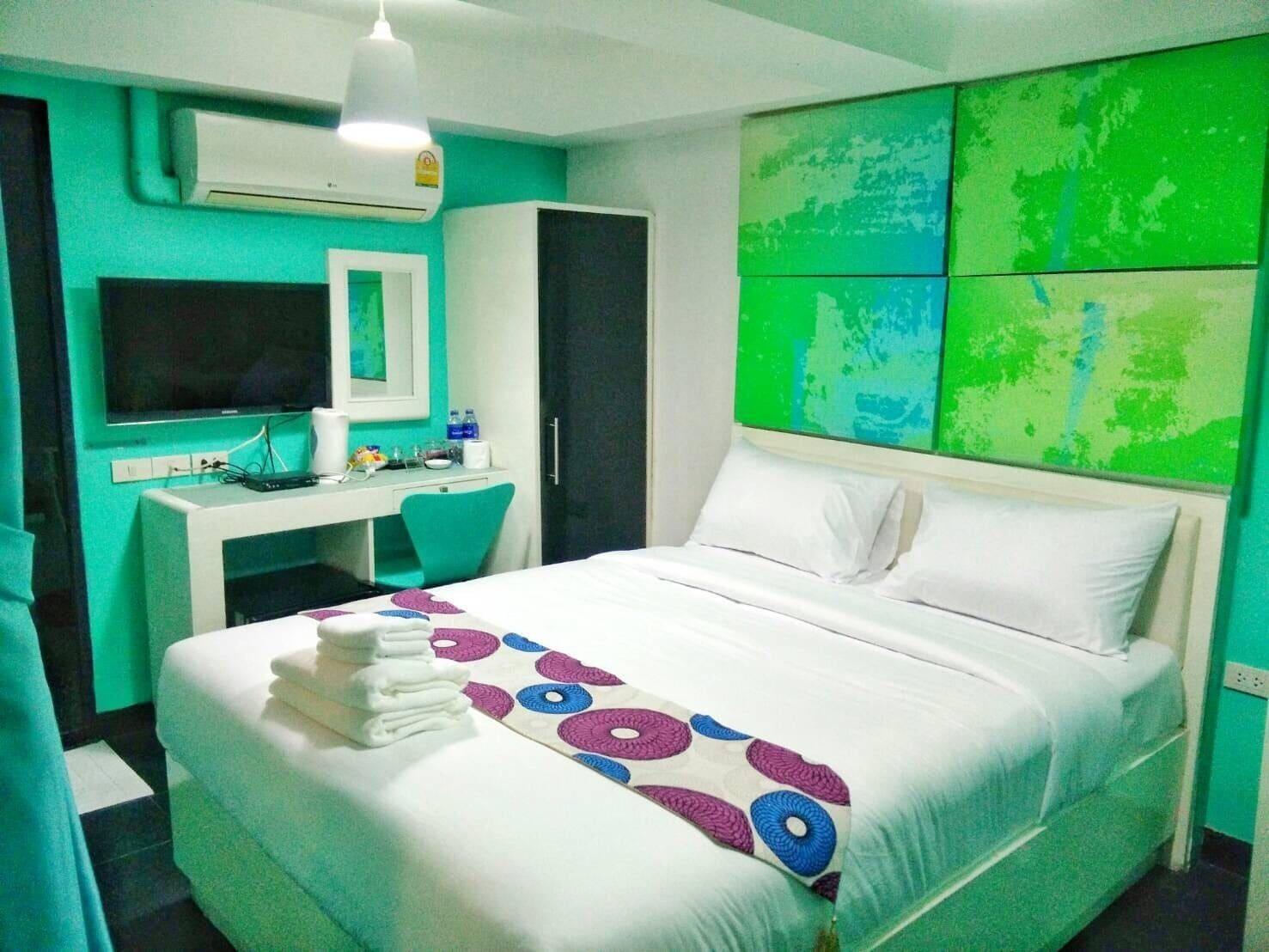 Hotel V30 Sukhumvit Bangkok Esterno foto
