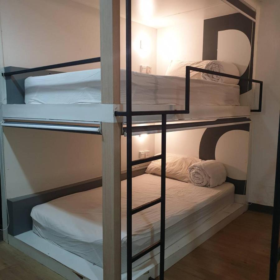 Hotel V30 Sukhumvit Bangkok Esterno foto