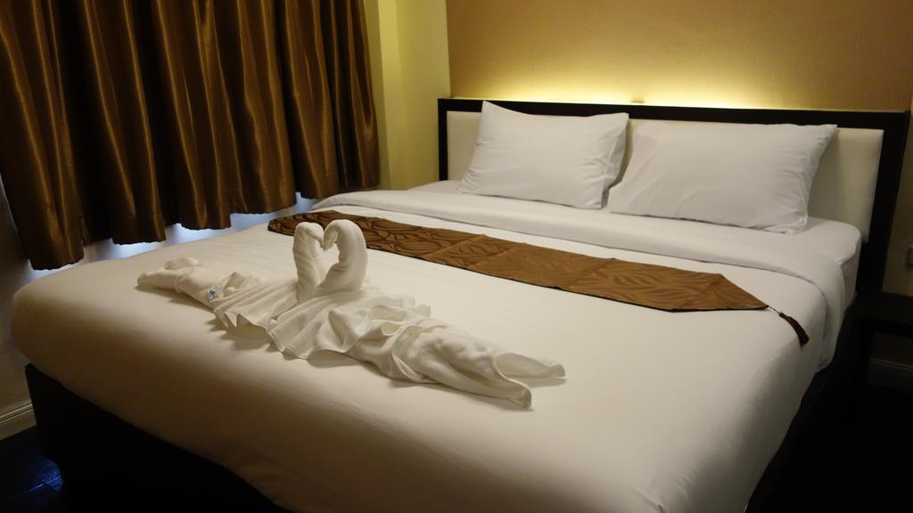 Hotel V30 Sukhumvit Bangkok Esterno foto