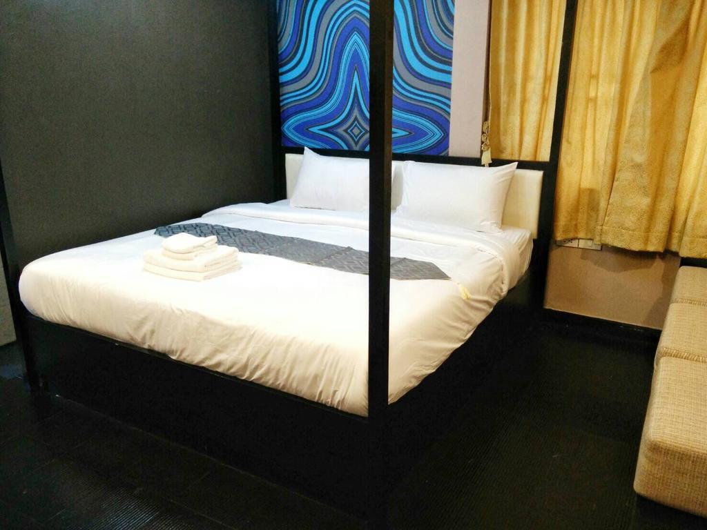 Hotel V30 Sukhumvit Bangkok Esterno foto